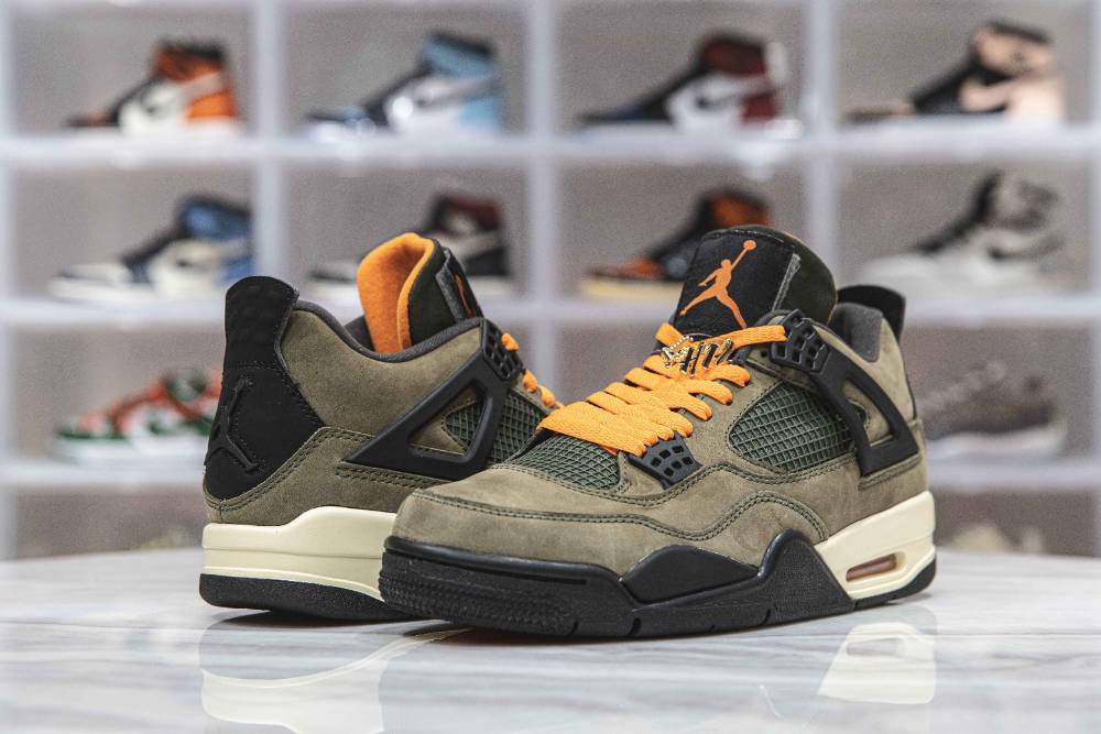 Undefeated x Air Jordan4 Retor