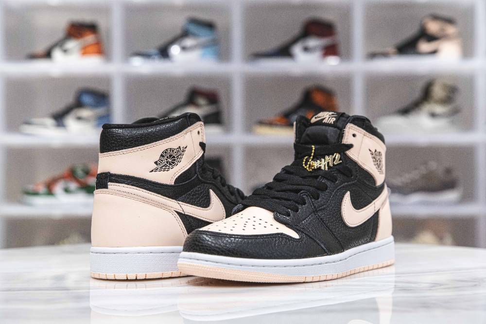 Air Jordan 1 Retro High OG 'Crimson Tint'