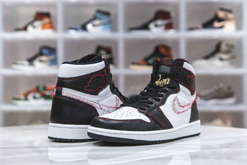 Air Jordan 1 Retro High OG 'Defiant'