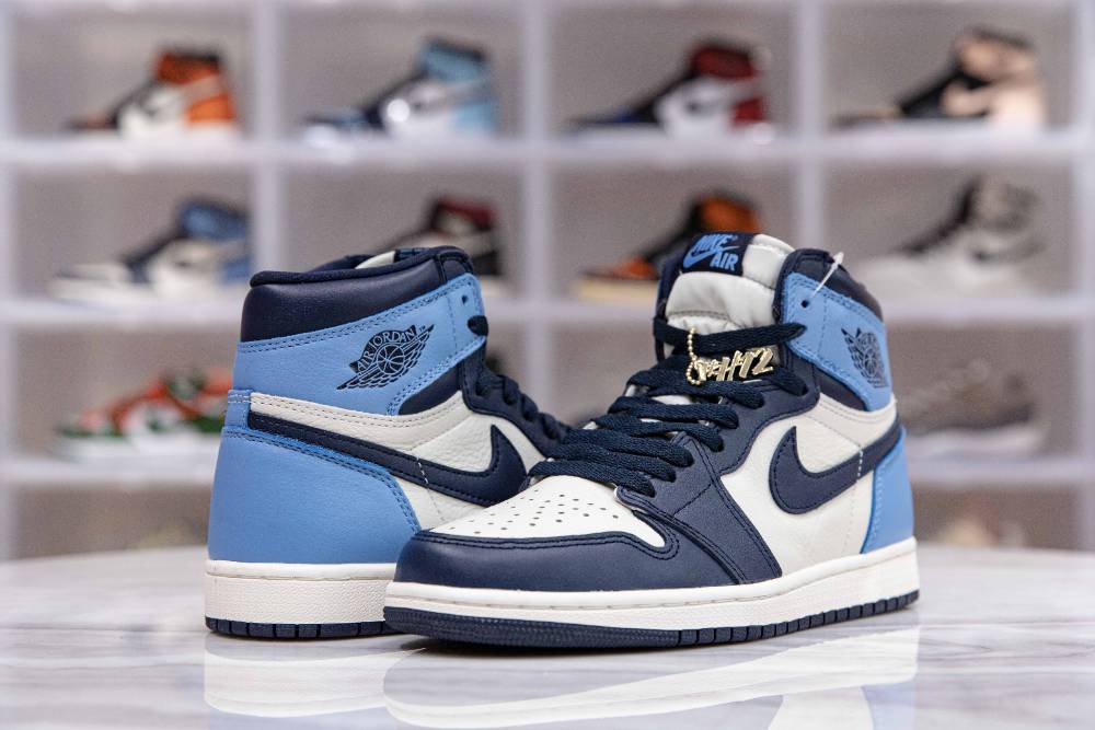 Air Jordan 1 Retro High OG GS 'Obsidian'