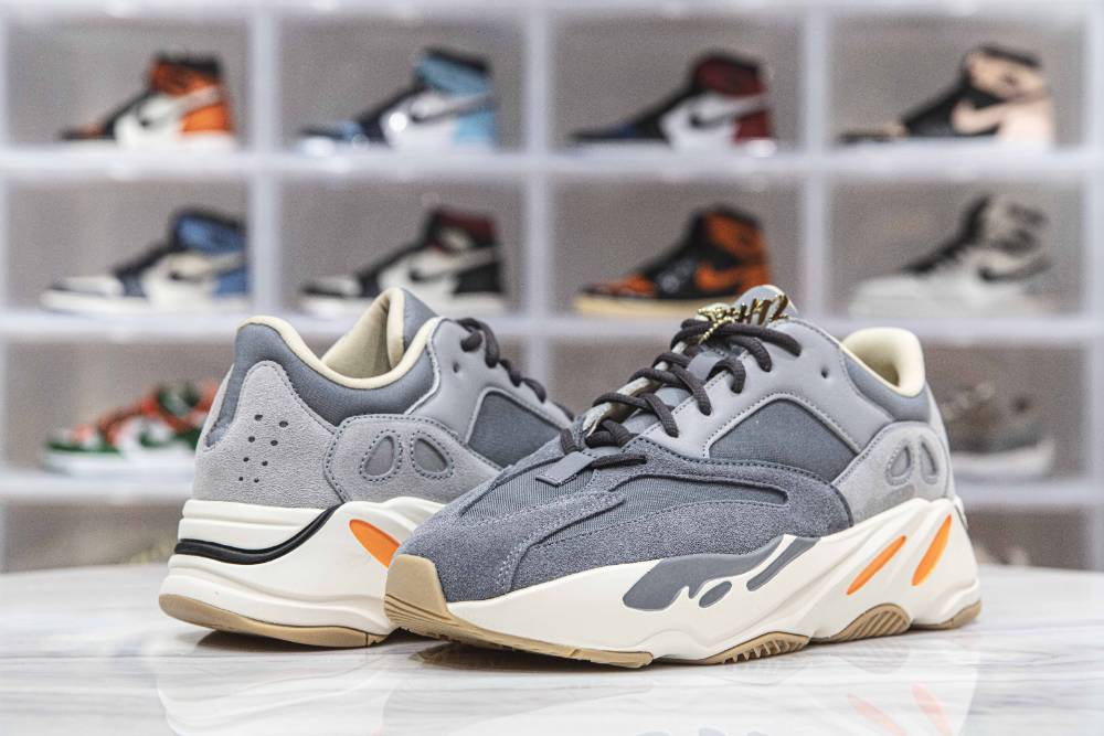 Yeezy Boost 700 'Magnet'