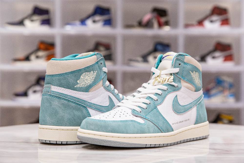 Air Jordan 1 Retro High OG 'Turbo Green'